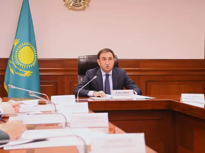 Рассмотрены вопросы обеспечения общественного порядка и безопасности в праздничные дни (7)