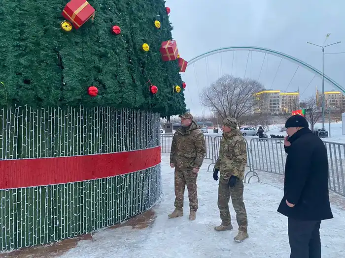 МЧС обеспечило пожарную безопасность при зажжении новогодних елок в столице (7)