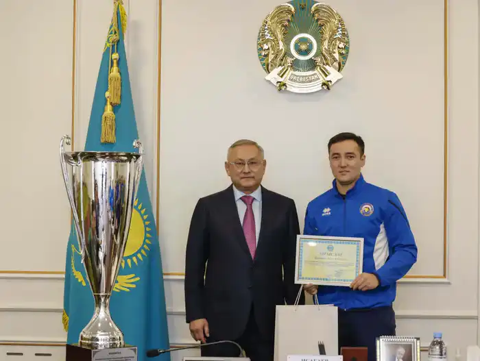 Бейбит Исабаев встретился с обладателями Кубка страны – мужской волейбольной команды «Жетісу» (10)