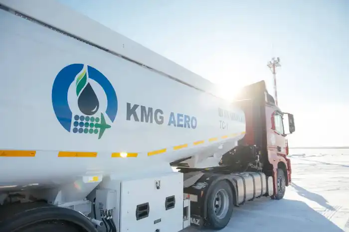 Новый топливозаправочной автомобиль прибыл в аэропорт Актобе (5)