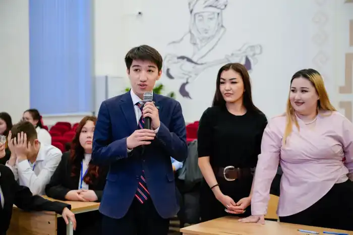 «Закон и порядок»: интеллектуальную игру «Что? Где? Когда?» провели среди столичных студентов (3)