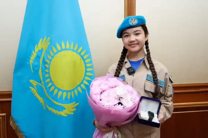 Министр обороны поздравил финалистку конкурса «Голос. Дети» Жасмину Тузелову (4)