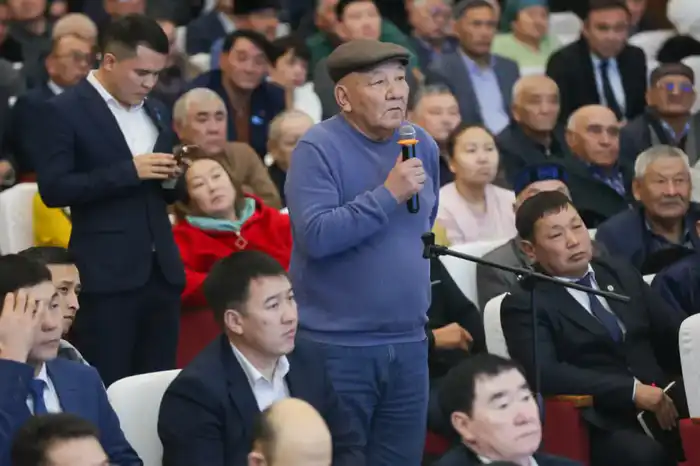 Ербол Карашукеев провёл встречу с жителями Сарысуского района (9)