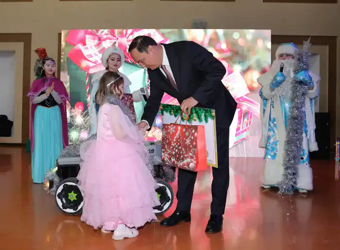 Новогодняя ёлка акима Жамбылской области прошла в Таразе (4)