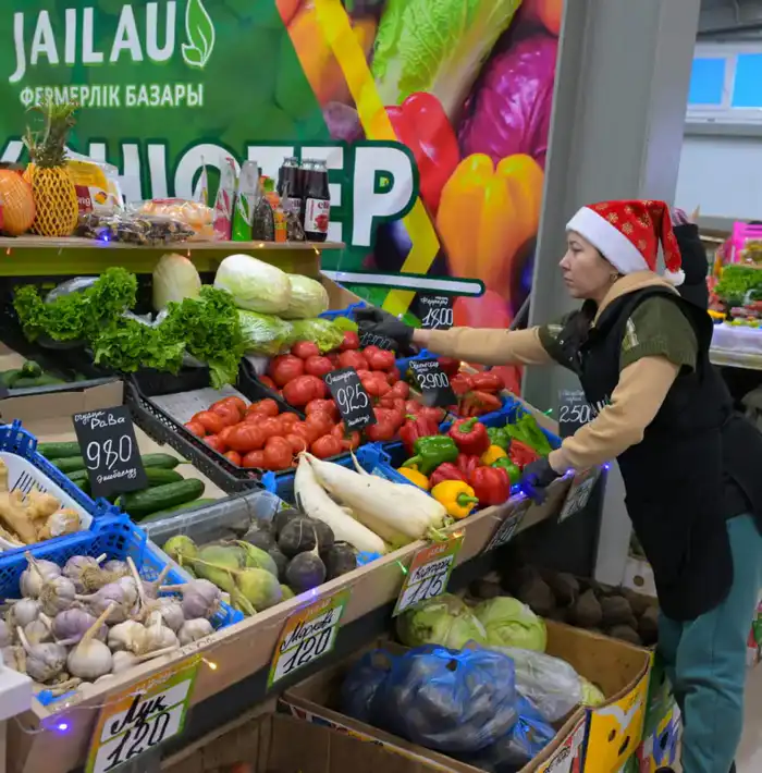 Все для новогоднего стола по доступным ценам: в Павлодаре прошла праздничная сельхозярмарка (7)