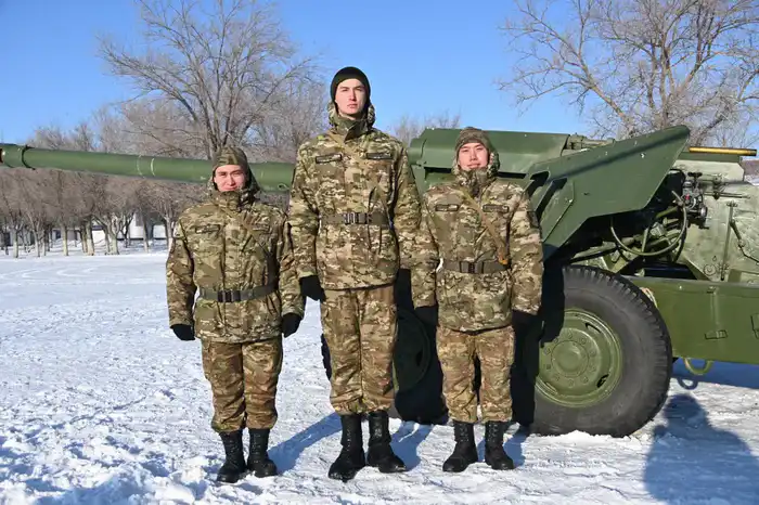 2 метра 10 сантиметров: самый высокий солдат Казахстана доказал, что рост — не преграда службе (2)