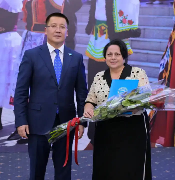 В рамках празднования 30-летия Ассамблеи народа Казахстана, в Доме дружбы состоялся этнофорум «Казахстан-страна единства» с участием акима области Асаина Байханова (9)