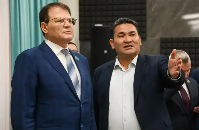 В Астане сенаторы ознакомились военно-патриотической работой в Вооруженных силах (3)