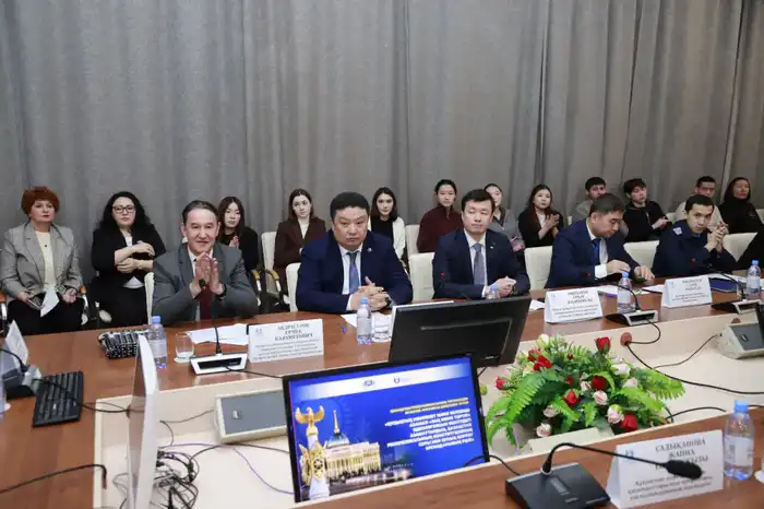 В Усть-Каменогорске состоялся круглый стол о роли граждан и государства в укреплении идеологии «Закона и порядка» (3)