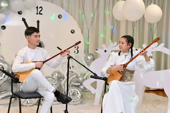 Аким области в преддверии Нового года посетил специальные школы-интернаты и Центр поддержки детей (4)