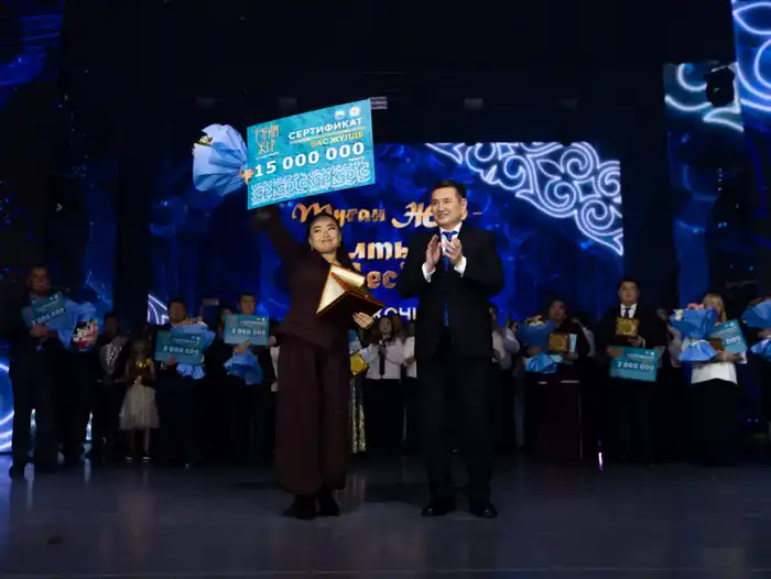 В ВКО прошёл итоговый гала-концерт творческих коллективов городов и районов региона (5)