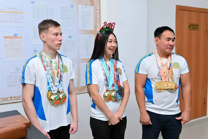 Аким области в преддверии Нового года посетил специальные школы-интернаты и Центр поддержки детей (2)