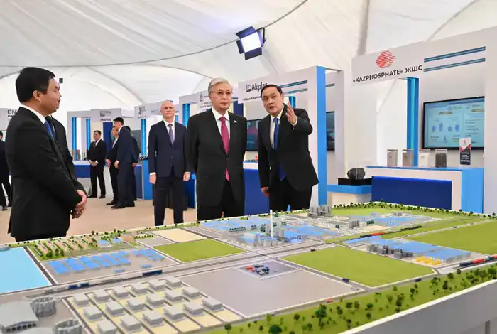 Глава государства посетил малую индустриальную зону «Тараз» (9)