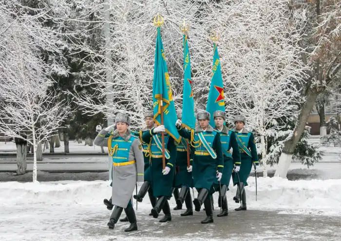 Воинским частям Десантно-штурмовых войск вручили Боевые знамена (4)