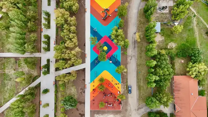 Безопасная улица, благоустроенный двор, зеленые насаждения: как изменился район Алматы в 2025 году (2)