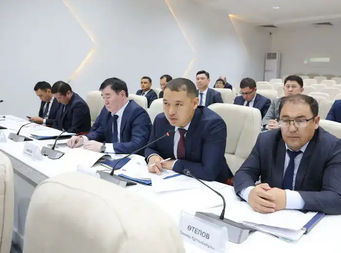 Ербол Карашукеев принял участие в расширенном заседании депутатской фракции партии «AMANAT» (3)