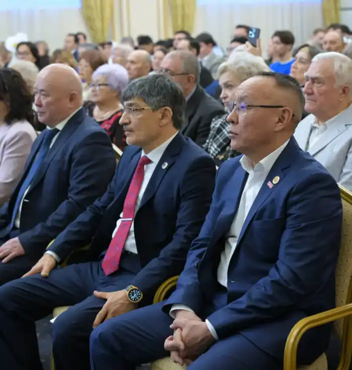 В рамках празднования 30-летия Ассамблеи народа Казахстана, в Доме дружбы состоялся этнофорум «Казахстан-страна единства» с участием акима области Асаина Байханова (2)