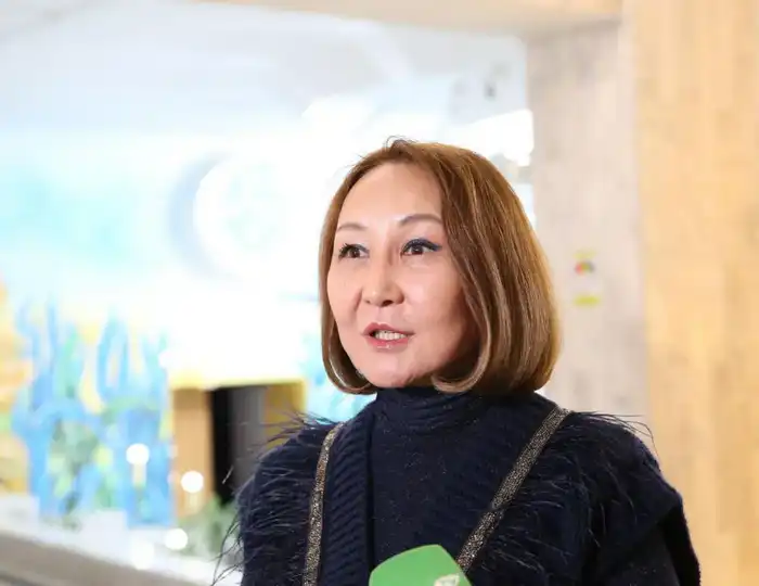 В Алматы новогодняя ёлка подарила праздник 400 воспитанникам соцучреждений (7)