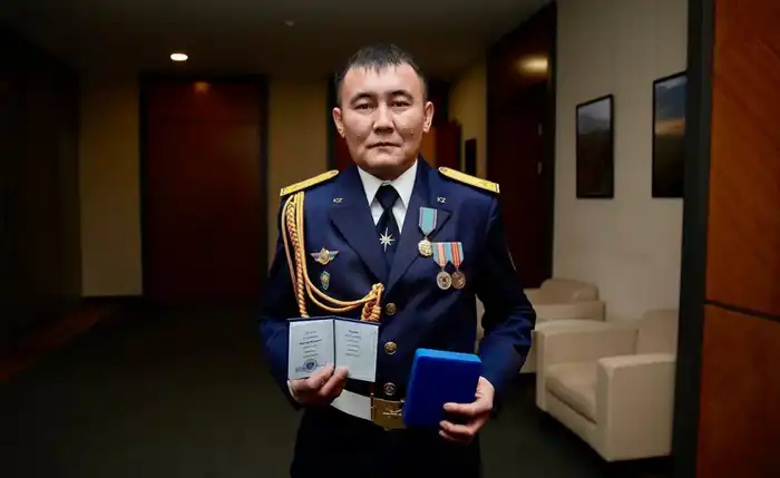 В Восточном Казахстане вручили госнаграды в честь Дня Независимости (6)