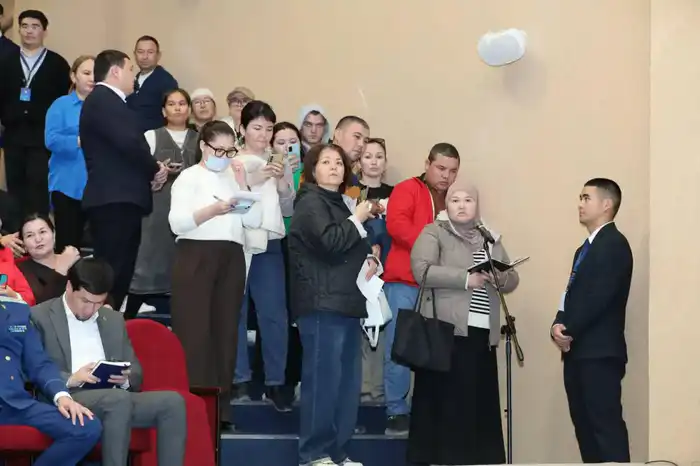 Нурдаулет Килыбай выслушал проблемы жителей города Актау (3)