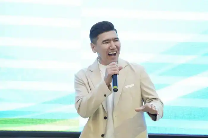 В Астане состоялась торжественная церемония вручения сертификатов слушателям курсов казахского языка (4)