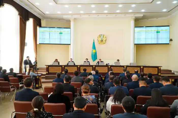 Рост инвестиций и развитие дорожной инфраструктуры рассмотрены на заседании акимата (3)