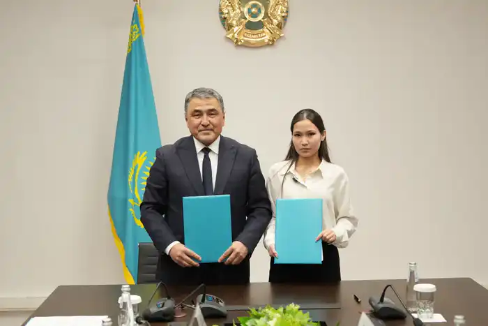 Школьница заключила меморандум с Министерством водных ресурсов и ирригации: министр Нуржан Нуржигитов встретился с автором научной разработки для сбора воды из воздуха (6)