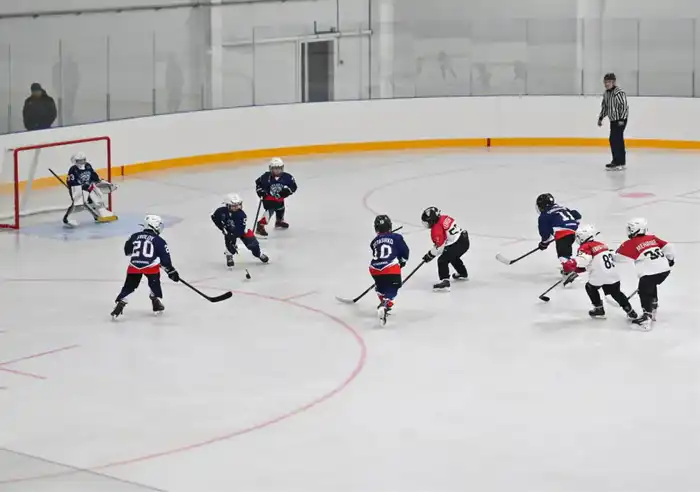 Новая ледовая арена открылась в микрорайоне Жас Өркен (5)