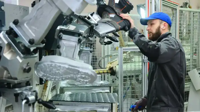 Металлурги, геологи, нефтяники – кто носит рабочую обувь карагандинского производства (2)