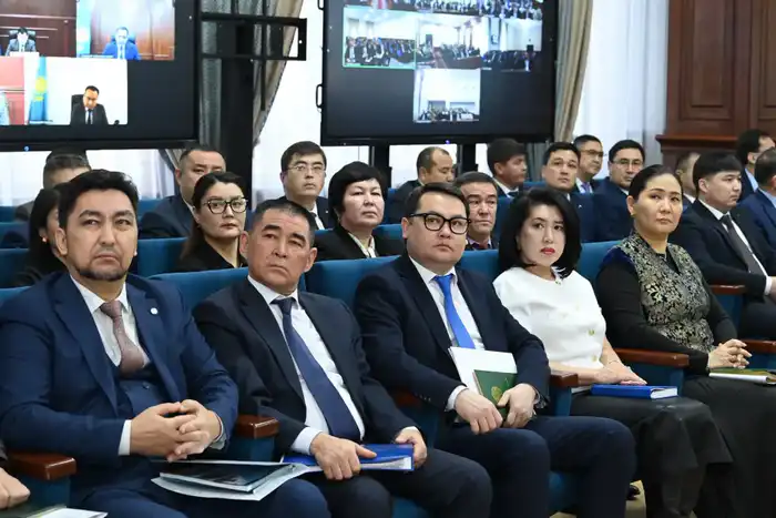 Рассмотрены вопросы развития и цифровизации транспортно-транзитной отрасли (4)