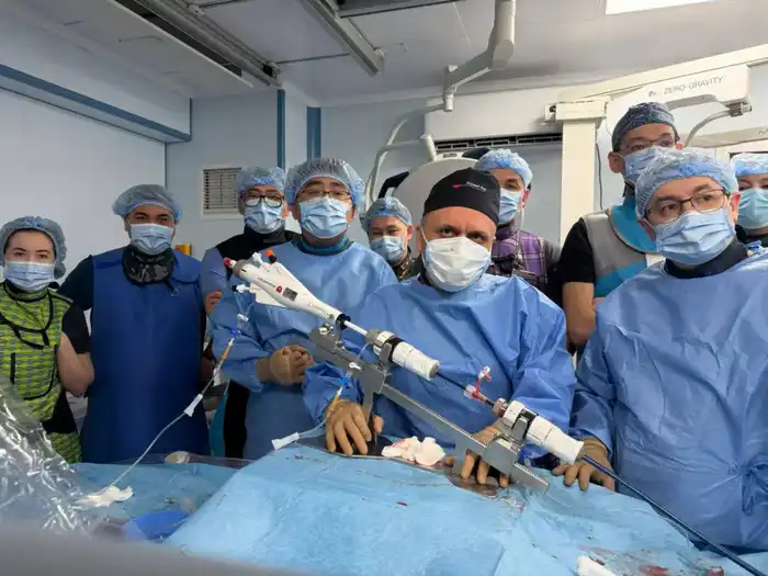 В НИИКВБ ВОССТАНОВИЛИ ФУНКЦИИ МИТРАЛЬНОГО КЛАПАНА ПАЦИЕНТУ ВЫСОКОГО ХИРУРГИЧЕСКОГО РИСКА (2)