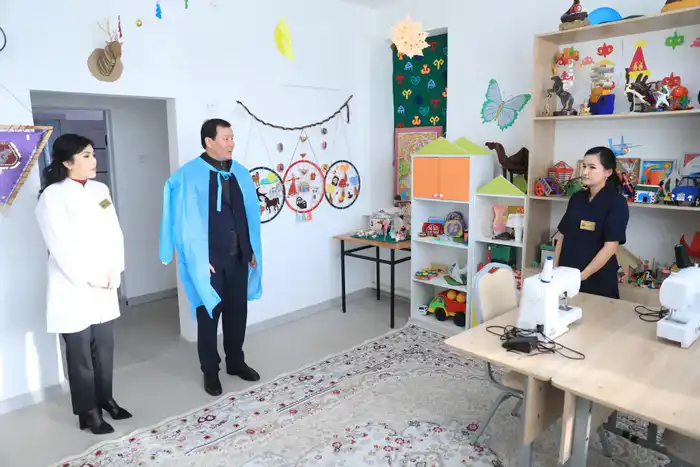 Асхат Шахаров поздравил детей с Новым годом в социальном центре и детской больнице (7)