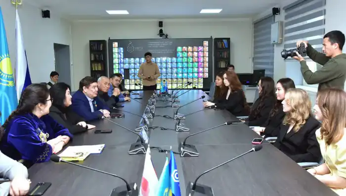 В Таразе вручены первые двойные дипломы выпускникам совместной программы РХТУ и Университета Дулати (4)