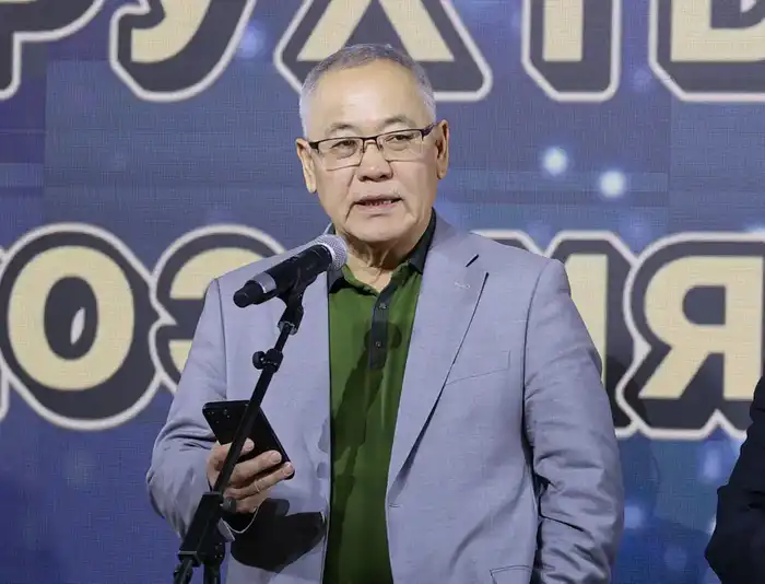 Ербол Карашукеев наградил победителей II республиканского литературного конкурса «Асқақ рухты Әулиеата» (5)