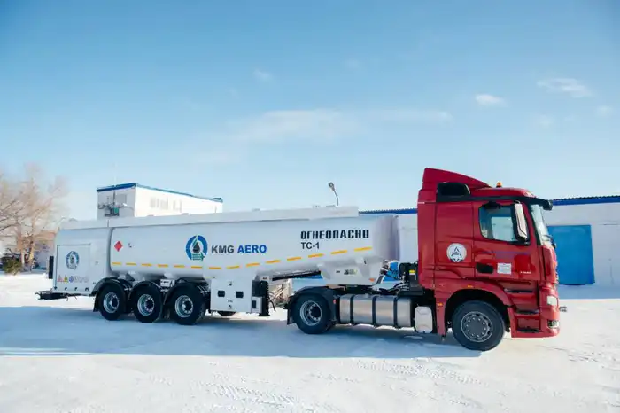 Новый топливозаправочной автомобиль прибыл в аэропорт Актобе (6)