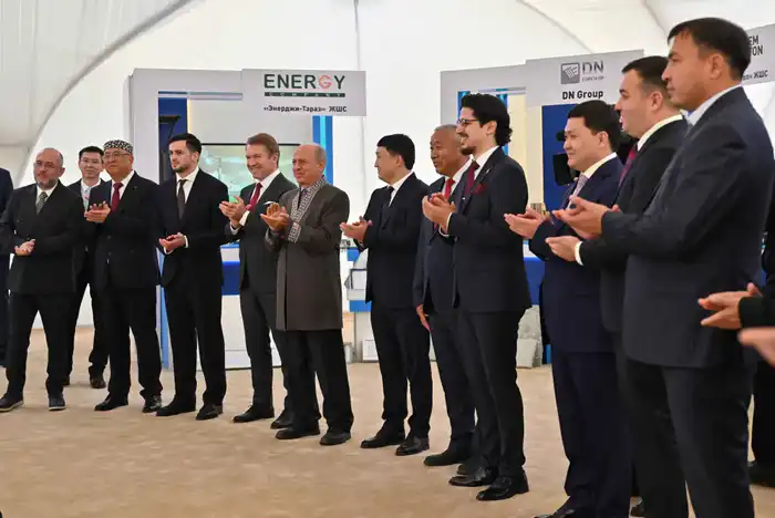 Глава государства посетил малую индустриальную зону «Тараз» (7)