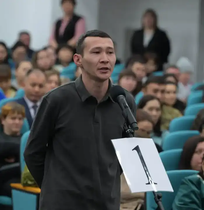 Сегодня аким области Асаин Байханов встретился с жителями Щербактинского района и обсудил актуальные вопросы (8)