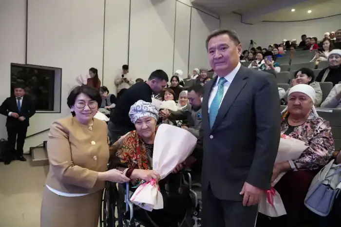 В новую квартиру – в Новый год: очередникам Косшы вручили ключи (3)