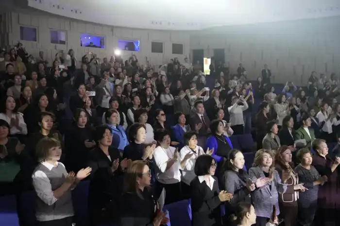 «Роль учения Аль-Фараби в педагогике»: в Астане прошла республиканская научно-педагогическая конференция (2)