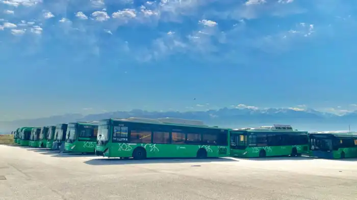Кладбище автобусов под Алматы