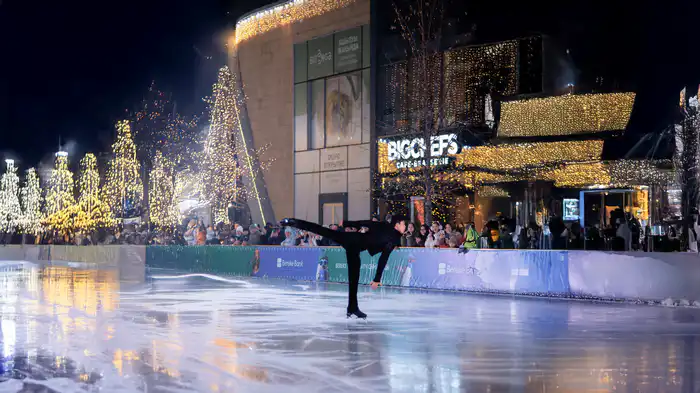 Ледовый каток в Dostyk Plaza