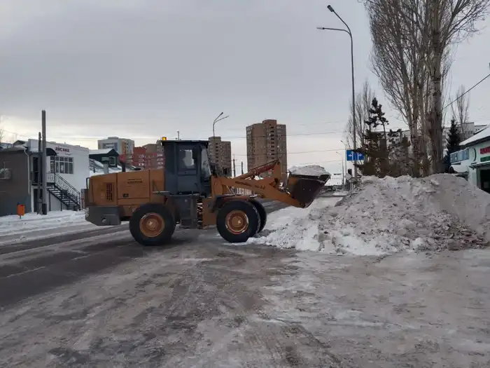С начала зимнего сезона из Астаны вывезено около 2,8 млн кубометров снега (2)