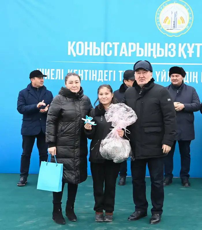 Жителям поселка Шиели вручили ключи от квартир в микрорайоне «Шугыла» (9)