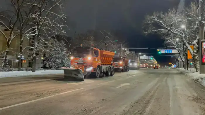 Коммунальные службы Алматы переведены в усиленный режим на период снегопада (2)
