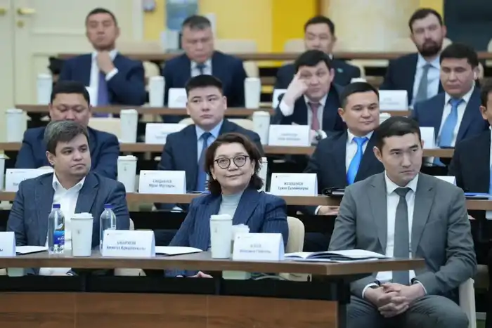 В Казахстане стартовала программа подготовки государственных служащих по вопросам искусственного интеллекта AI Governance (2)