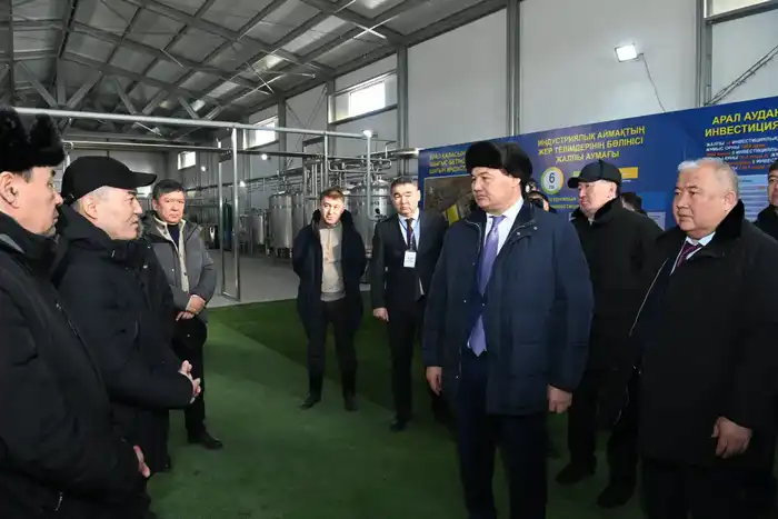 Глава региона проверил строительство завода по производству сухого порошка из верблюжьего молока (2)