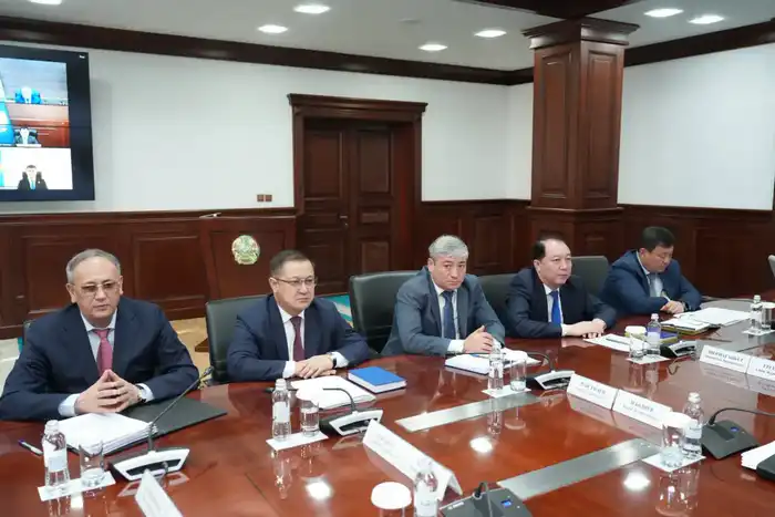 Рассмотрены вопросы исполнения поручений, данных на пятом заседании Национального курултая (2)