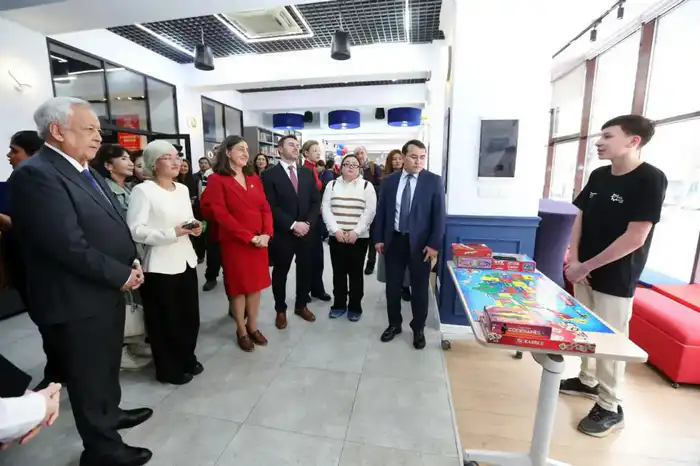 В Алматы на базе городской библиотеки открылся новый культурно-образовательный центр (4)