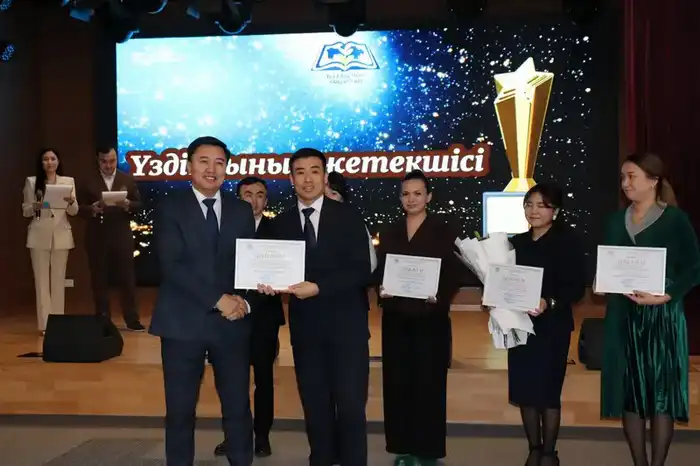 Лучшего классного руководителя выбрали в Карагандинской области (3)