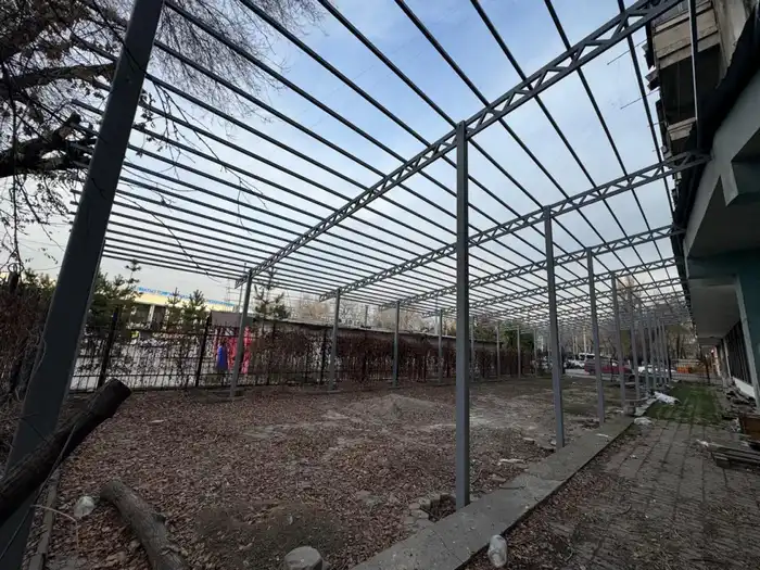 В Алматы снесли очередное незаконное сооружение (3)